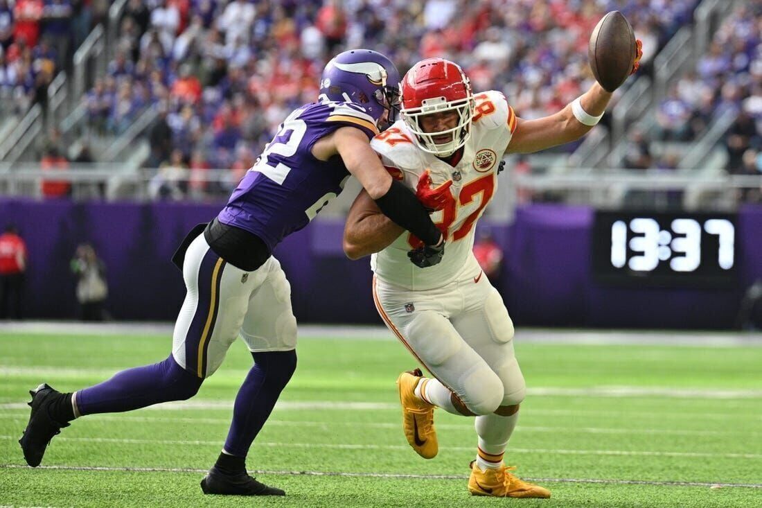 Chiefs TE Travis Kelce (knee) ruled out for season opener