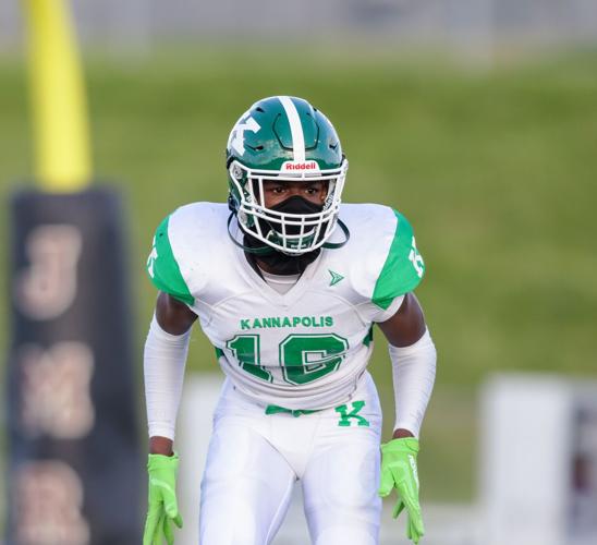 The A.L. Brown Wonders defeated the Jay M. Robinson Bulldogs 29-14 on Thursday night at Jay M. Robinson High School.