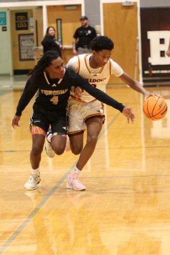 Concord gets 72-64 win over Robinson in the SPC