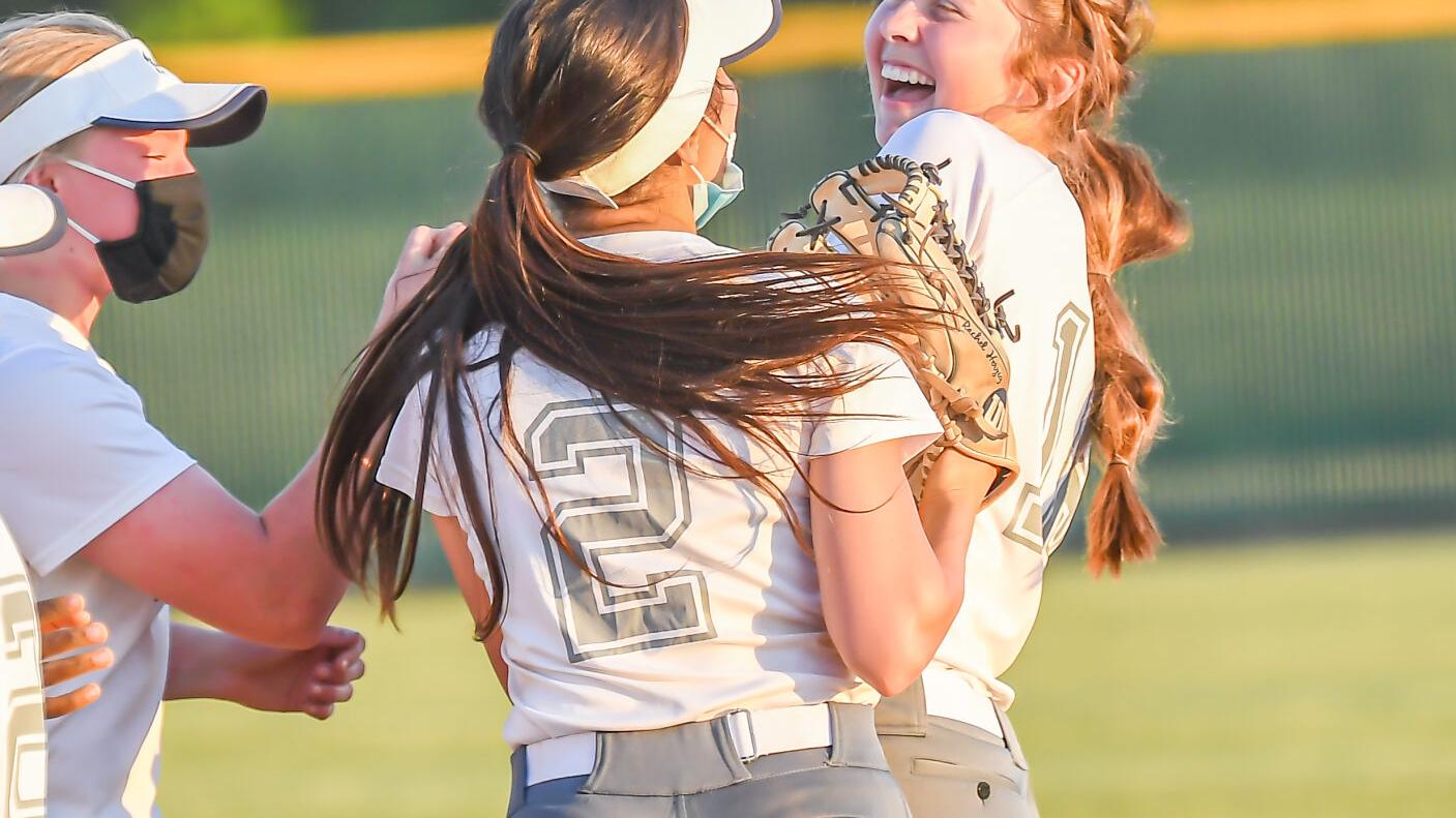 HIGH SCHOOL SOFTBALL: With all Dew respect, pitching leads Bulls past Pirates to clinch SW4A title - Vimarsana News