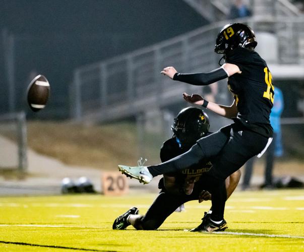 Bulldogs beat the Grizzlies in the third round of the 2025 NCHSAA Football Championship playoff game 41 - 33.