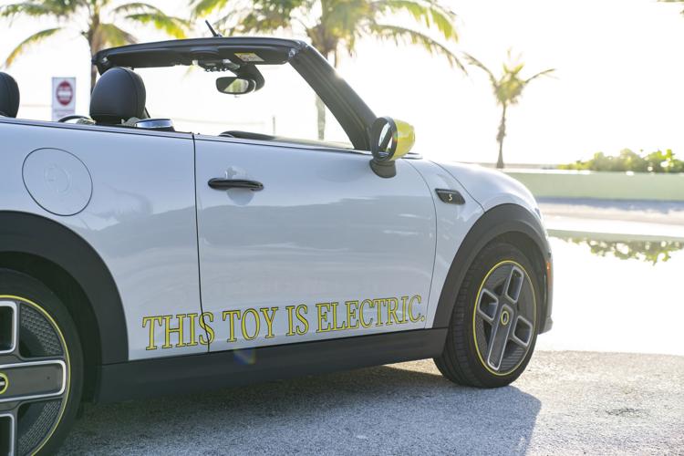 ALL-ELECTRIC MINI CONVERTIBLE