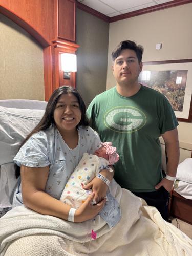 Baby Leia and parents.jpeg