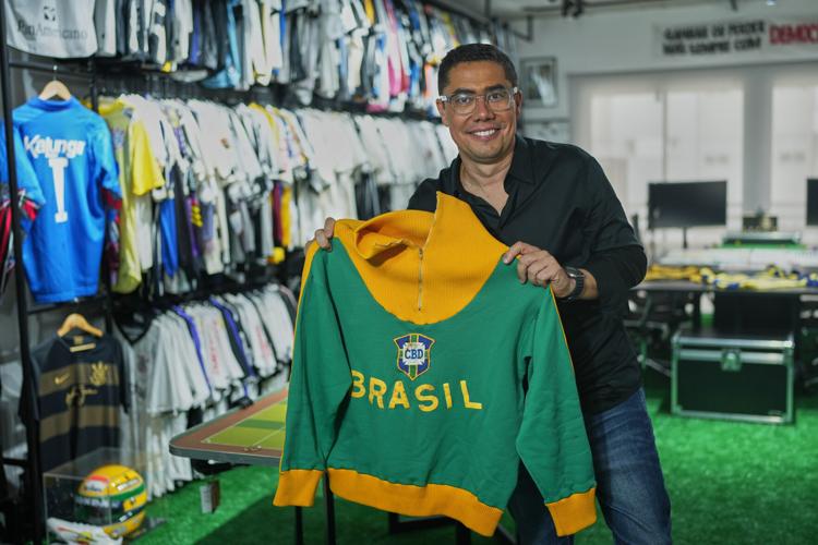 Brazil Bad Bunny Pele
