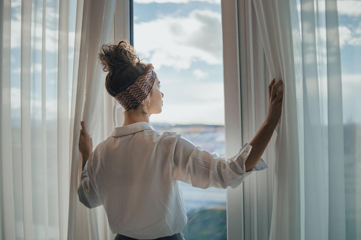 With fewer buyers competing in the fourth quarter of last year, home prices came down 5% nationwide, and inventory increased.