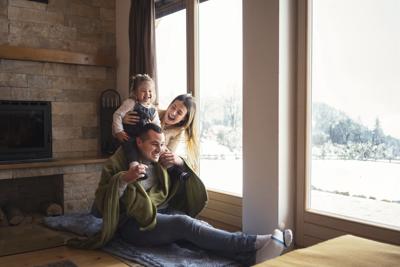 Holiday travel can be expensive. It might be tempting to pay in installments, but you'll miss out on some benefits that come with paying in full.