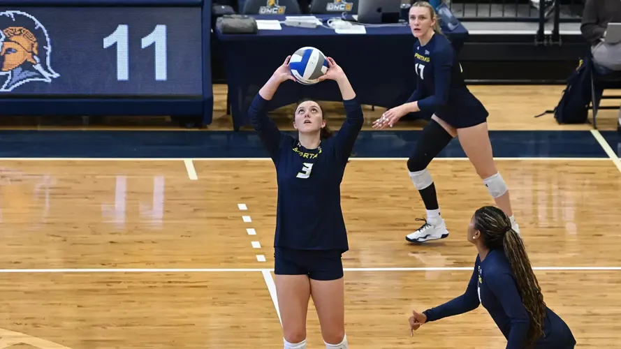ETSU Outlasts Volleyball in Five Sets
