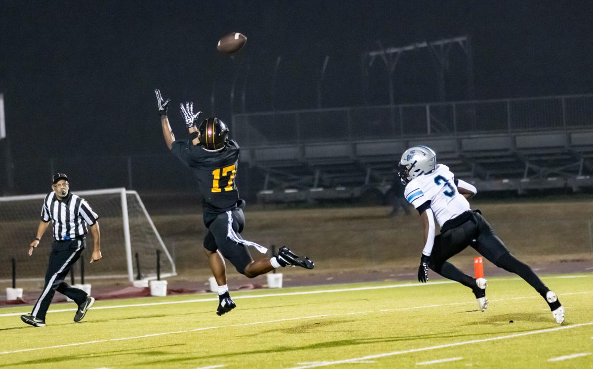 Bulldogs beat the Grizzlies in the third round of the 2025 NCHSAA Football Championship playoff game 41 - 33.