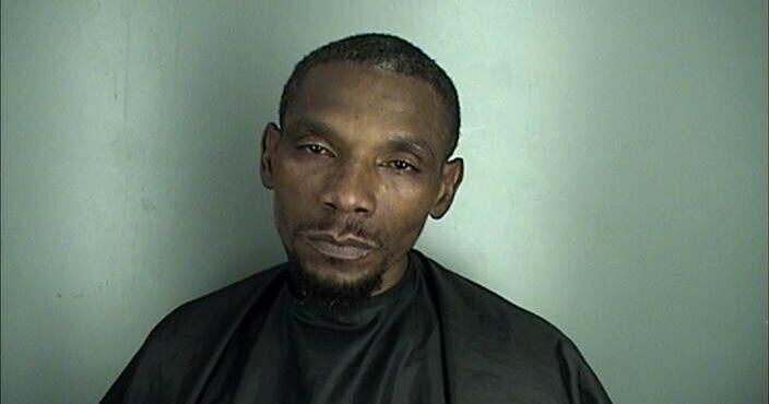 Greenwood man accused of resisting deputies during warrant arrest