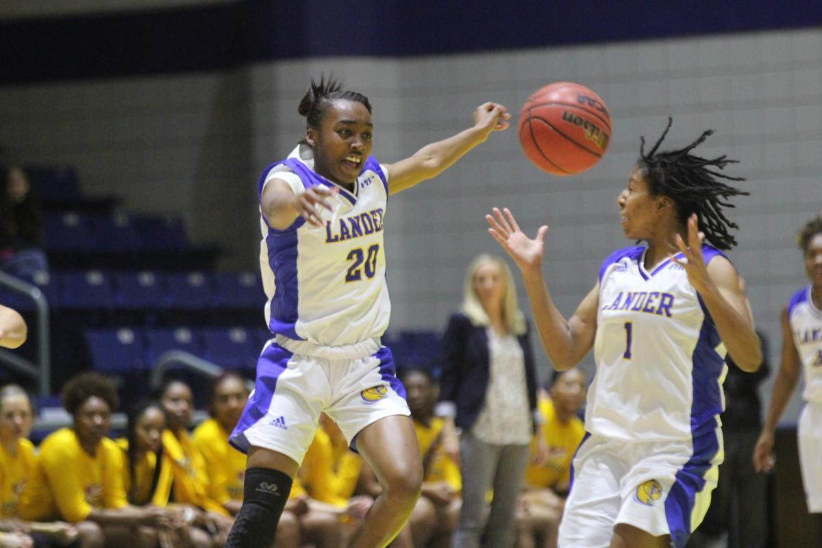 Despite Inexperience Lander Women S Basketball Excelling Early In