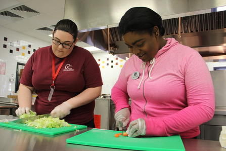 Students get cookin' at Rook n' Cook in G. Frank Russell Center ...