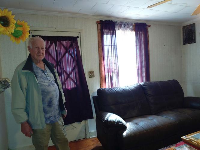 Calhoun Falls man keeps busy building cabins for rentals News