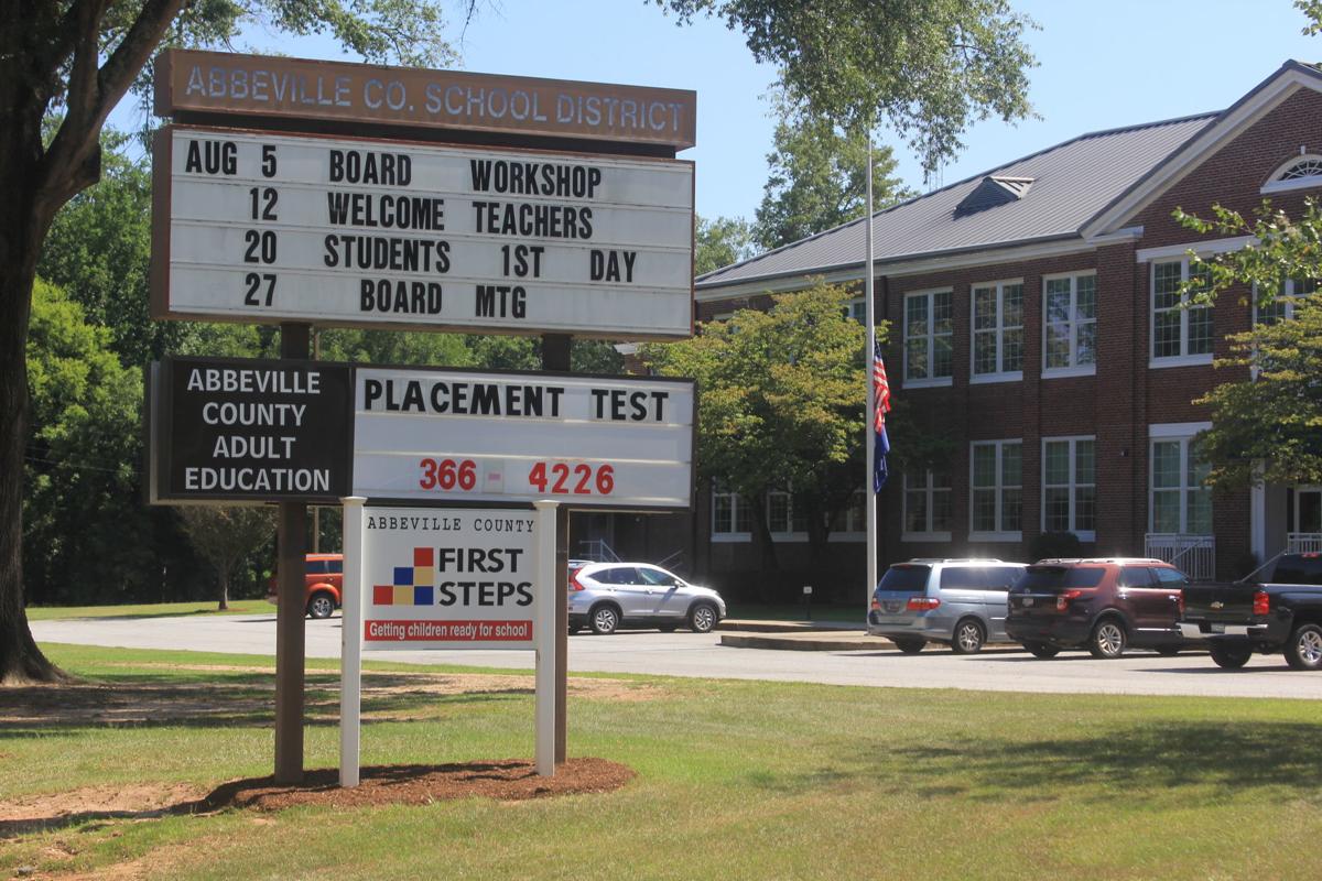 'She led with love' Abbeville County superintendent dies in wreck