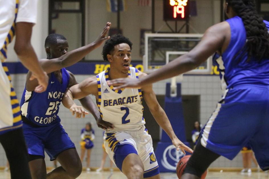 Moorer Scores 21 As Lander Men Beat North Georgia Colleges