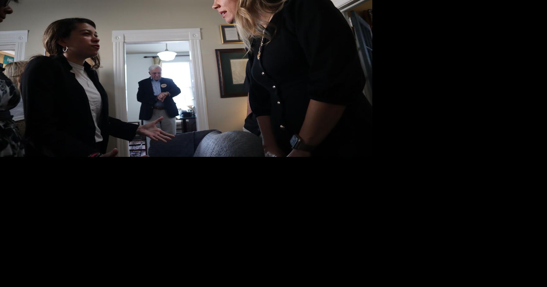 Andrews headlines sold-out Democratic banquet in Greenwood