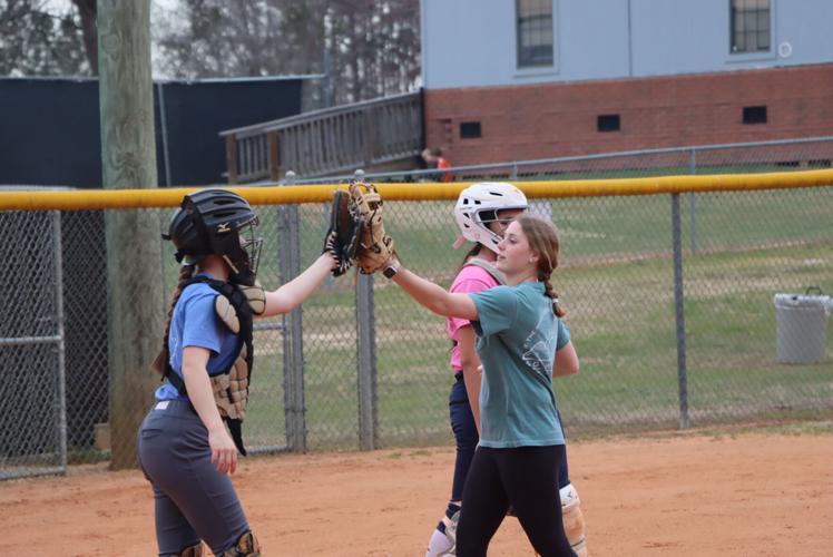 Zoey Montgomery rediscovers love of softball as volunteer coach at GCS ...