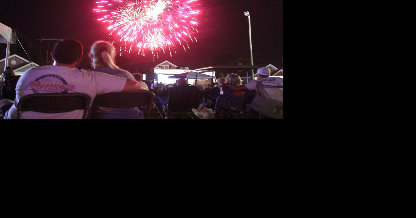 Sun & fun Thousands descend upon Six for Festival of Stars