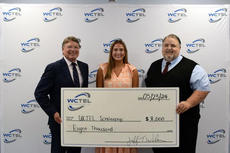 WCTEL, FRS award more than $17,500 in youth scholarships | Lakelands ...