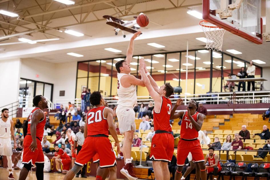 Erskine Men S Hoops Venable Signs Pro Contract In Spain