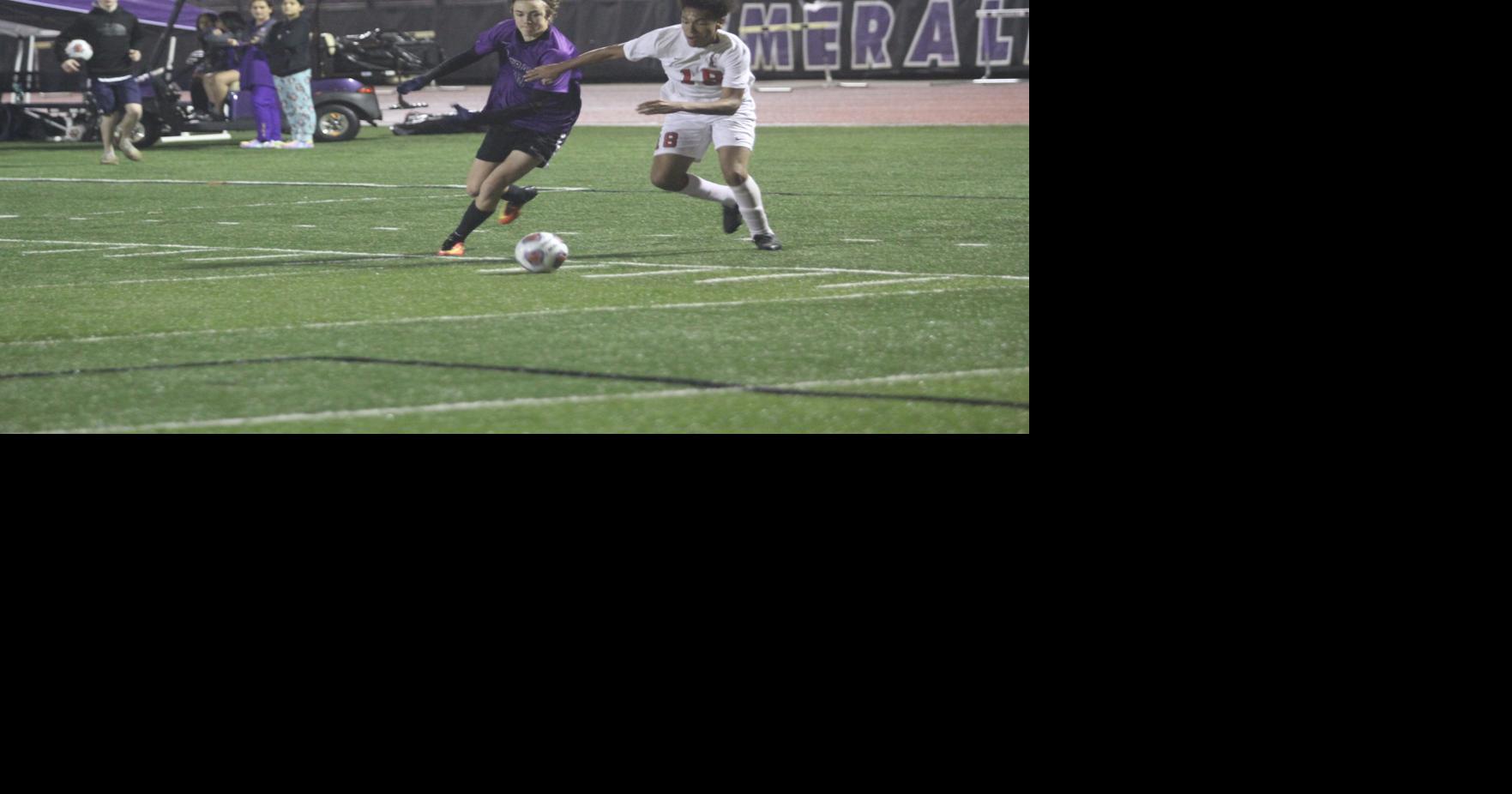 Emerald standout basketball players star for soccer team | High School ...