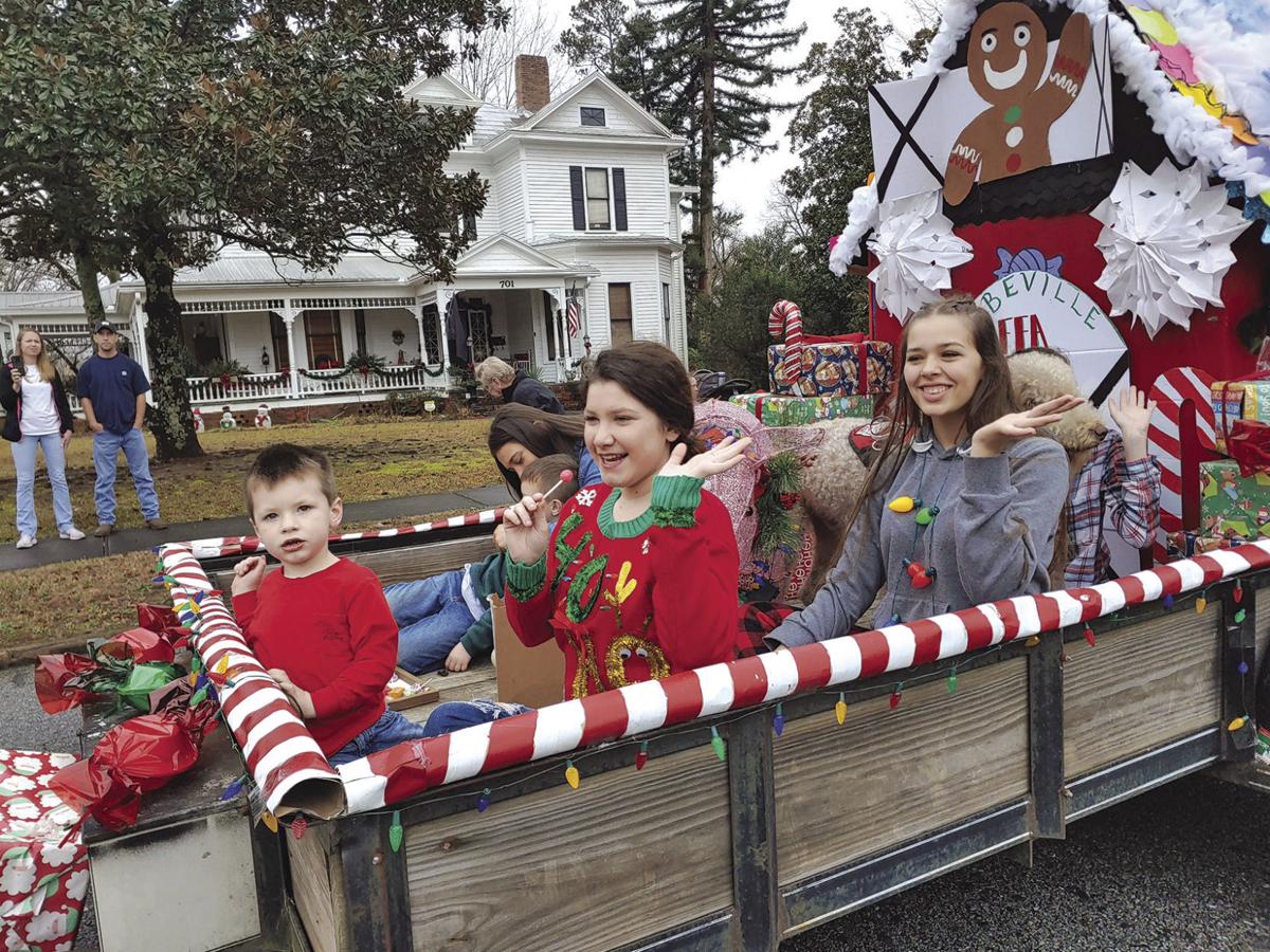 Abbeville Christmas Parade 2022 Santa Visits Abbeville, Greenwood In Weekend Packed With Holiday Cheer |  News | Indexjournal.com