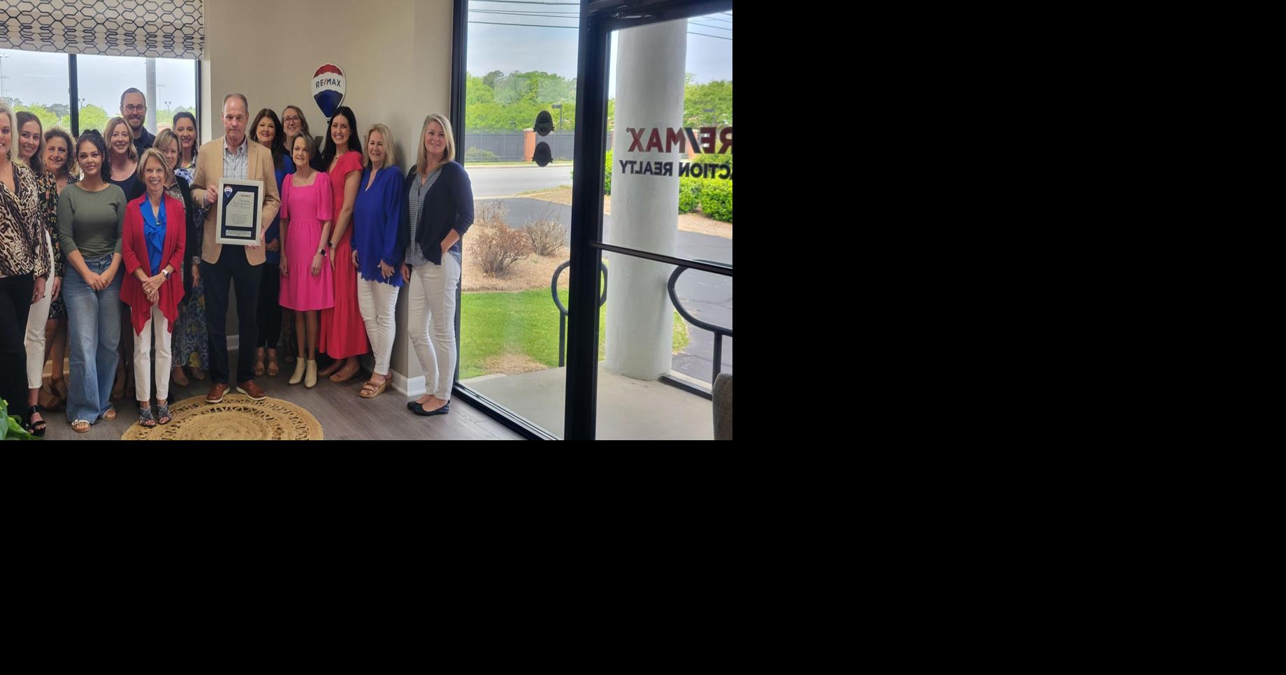 RE/MAX International presents office and agent awards | Lakelands ...