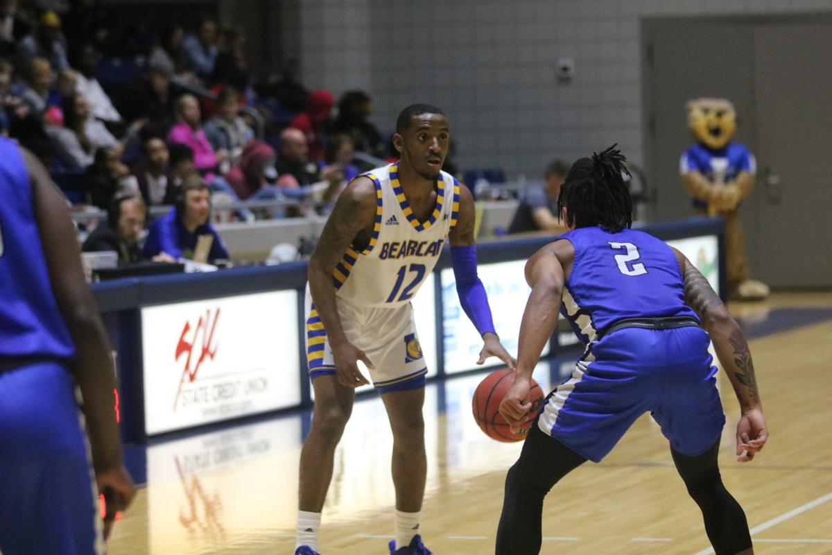Moorer Scores 21 As Lander Men Beat North Georgia Colleges