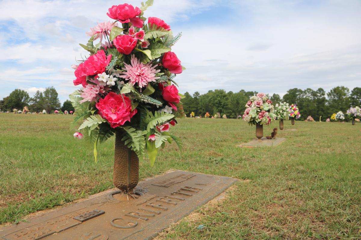 Cemetery Vase Thefts Leave Families Seeking Answers News Indexjournal Com