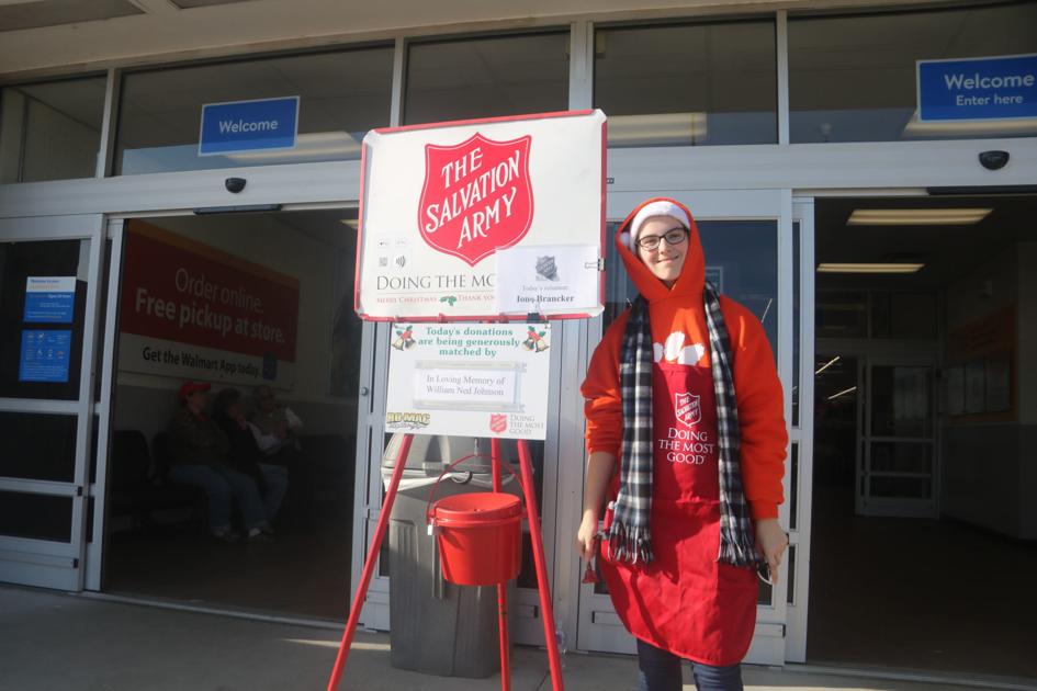 Salvation Army Bell Ringers Deal With Fiery Donations News