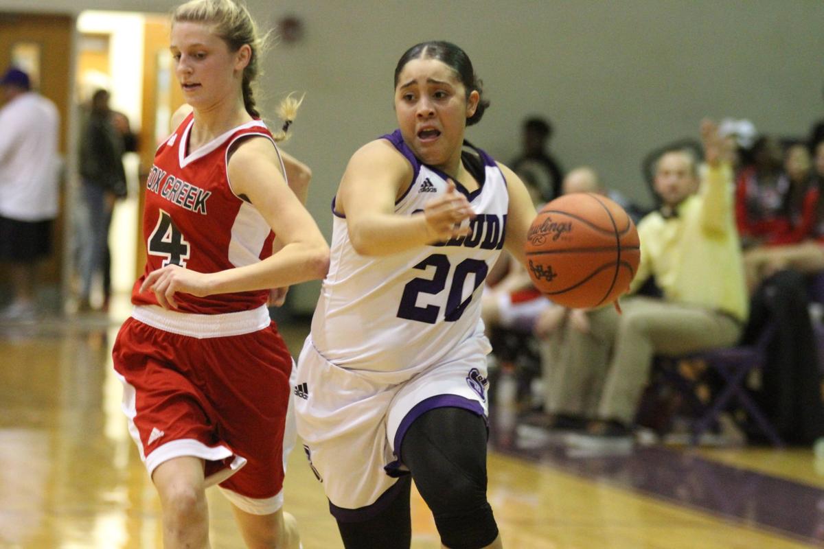 Saluda S Ergle Honored For Scoring 2 000 Career Points Tigers Top Fox Creek High School Indexjournal Com