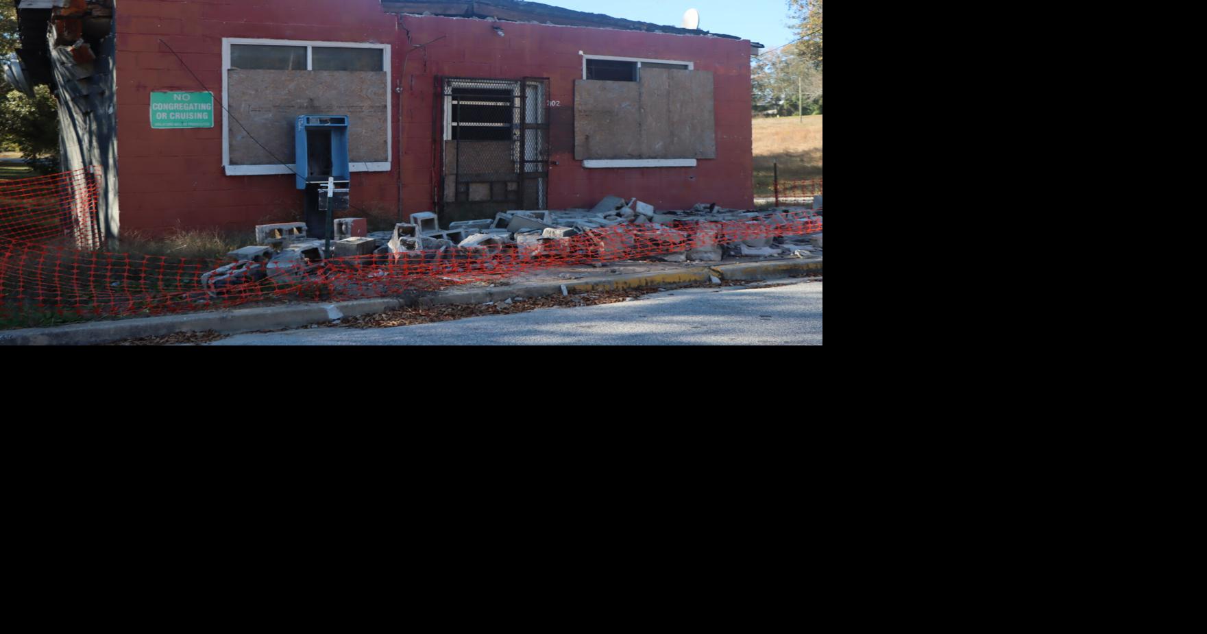 Greenwood starts knocking down blight buildings | News | indexjournal.com