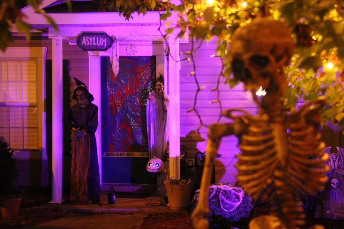 Yard Of Terror Greenwood Dad And Son Deck Out House For Halloween