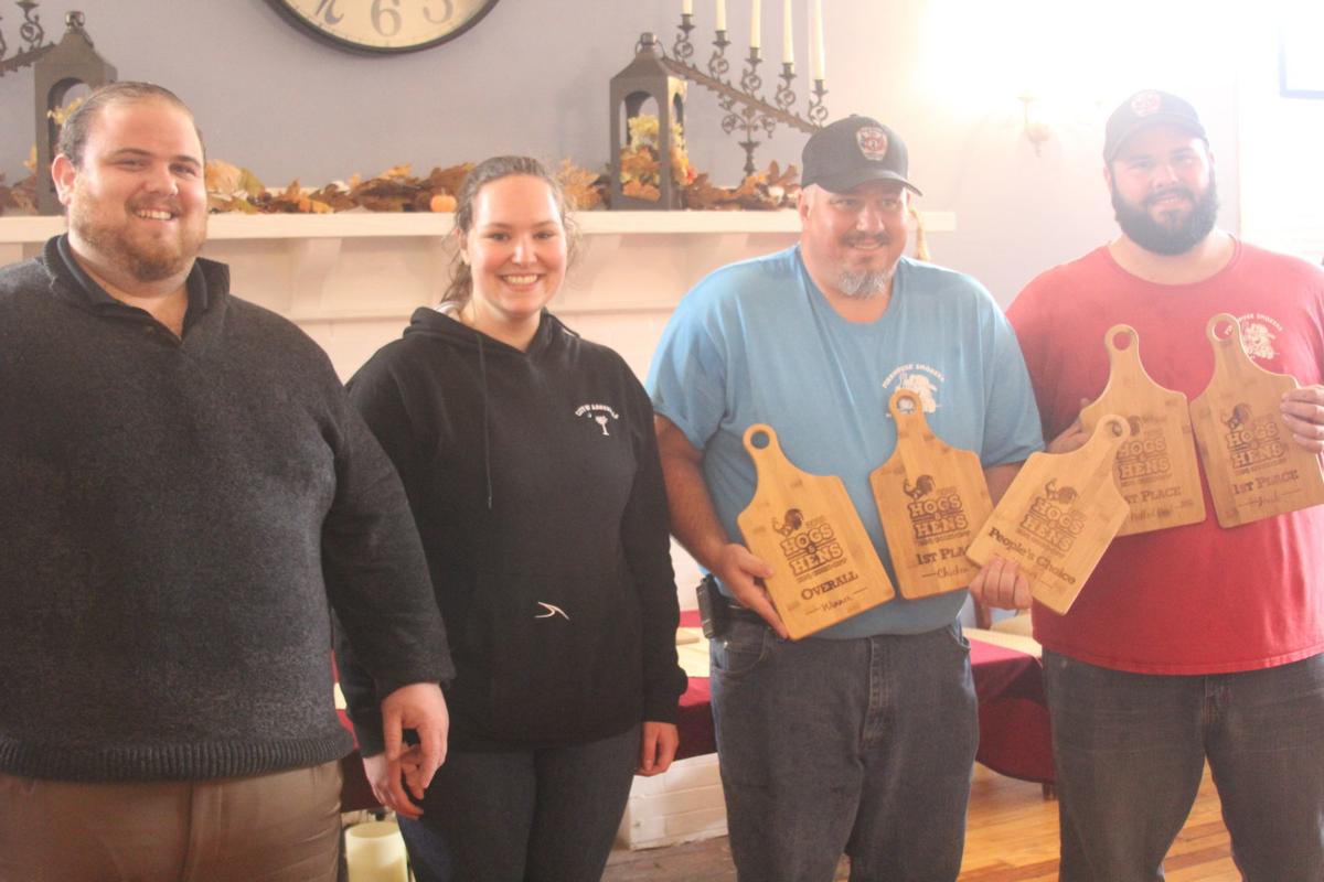 Smoke Goes Up Rain Comes Down On Hogs Hens Bbq Festival News Indexjournal Com