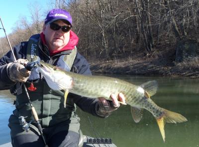 ICE Fishing MUSKY on the Rod Crazy fight almost SNAPS the ROD 