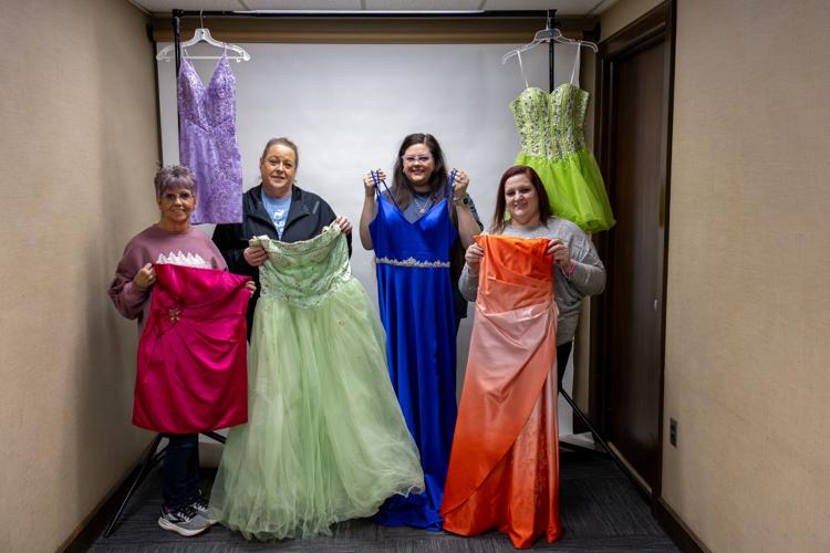 Yes to the Dress returns with free prom gowns, accessories for local students | News | indianagazette.com Yes to the Dress returns with free prom gowns, accessories for local students | News | indianagazette.com