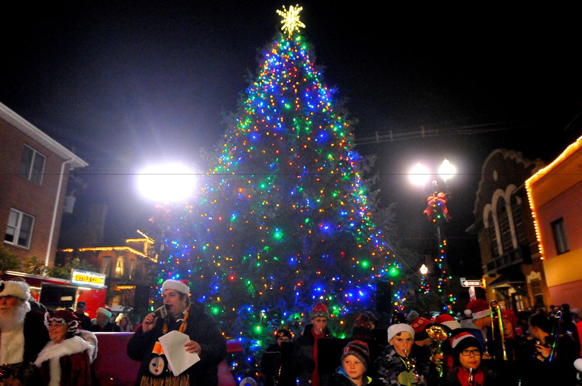 Christmas 2022 Emergency District Diggy Gazette Photos: Tree-Lighting, Parade Ring In Holidays | News |  Indianagazette.com