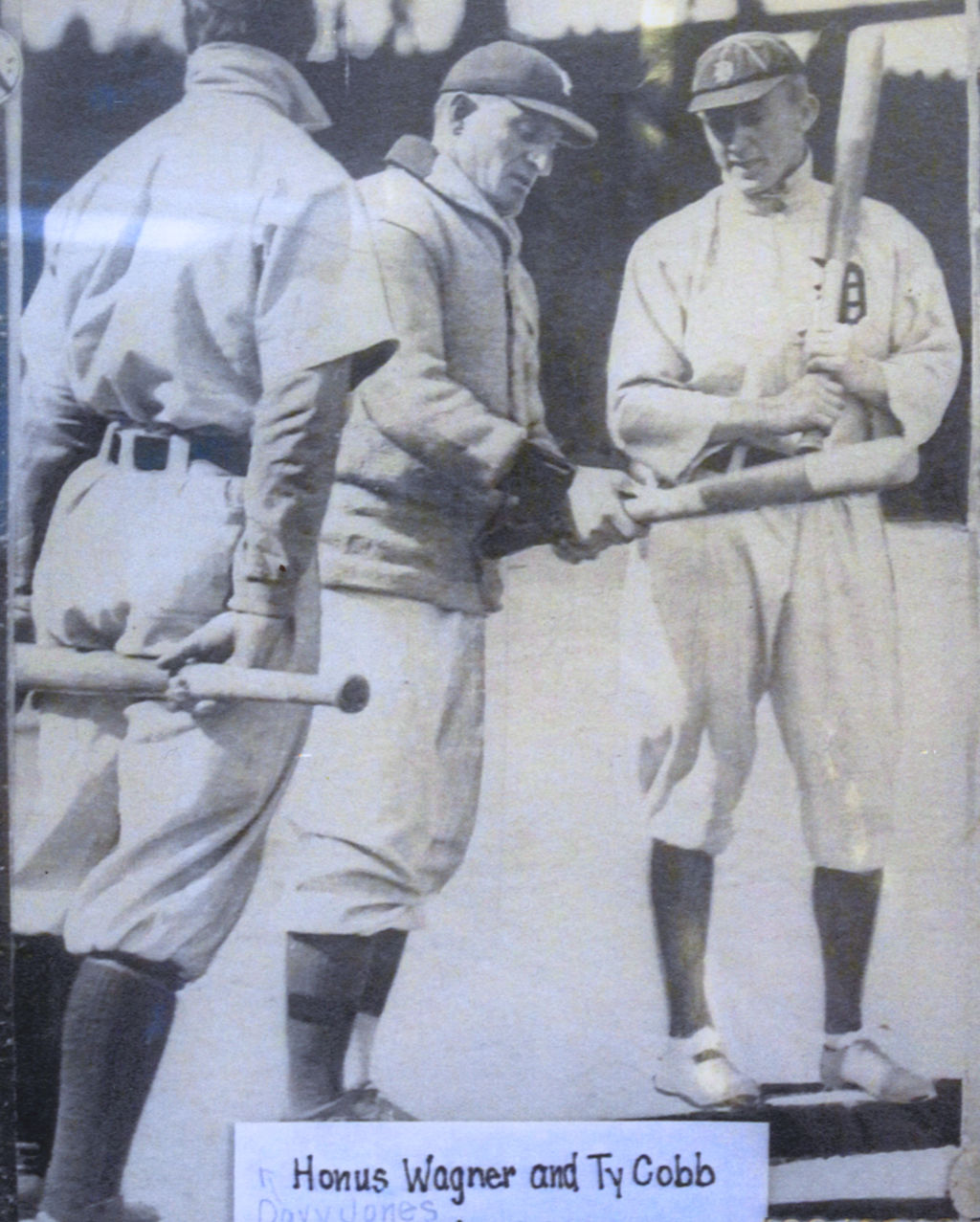 Photo from 1910 of TY Cobb and Honus Wagner is an Incredible