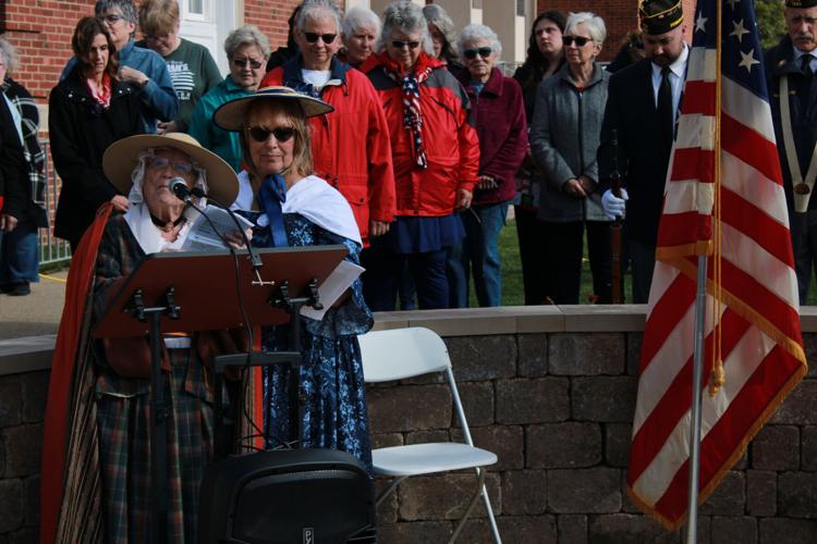 Daughters of the American Revolution present Revolutionary patriot