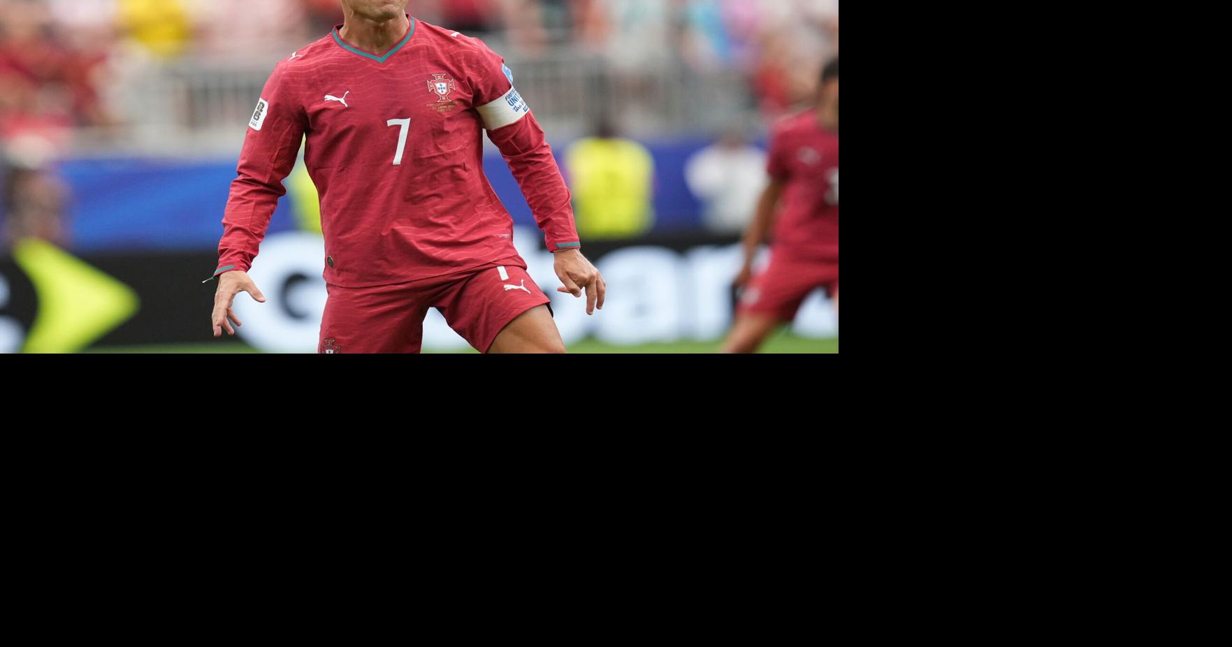 Cristiano Ronaldo roars back with 2 goals as Portugal beats Uzbekistan 5-0 at the World Cup