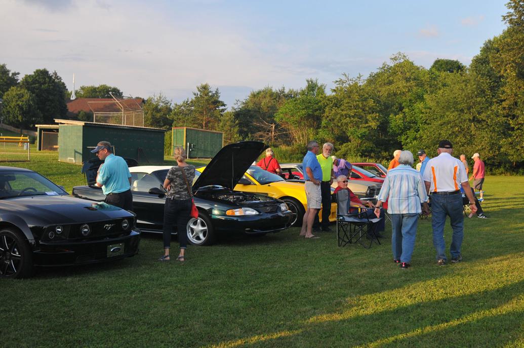 Gazette Photo Gallery Marion Center opens summer concert series News