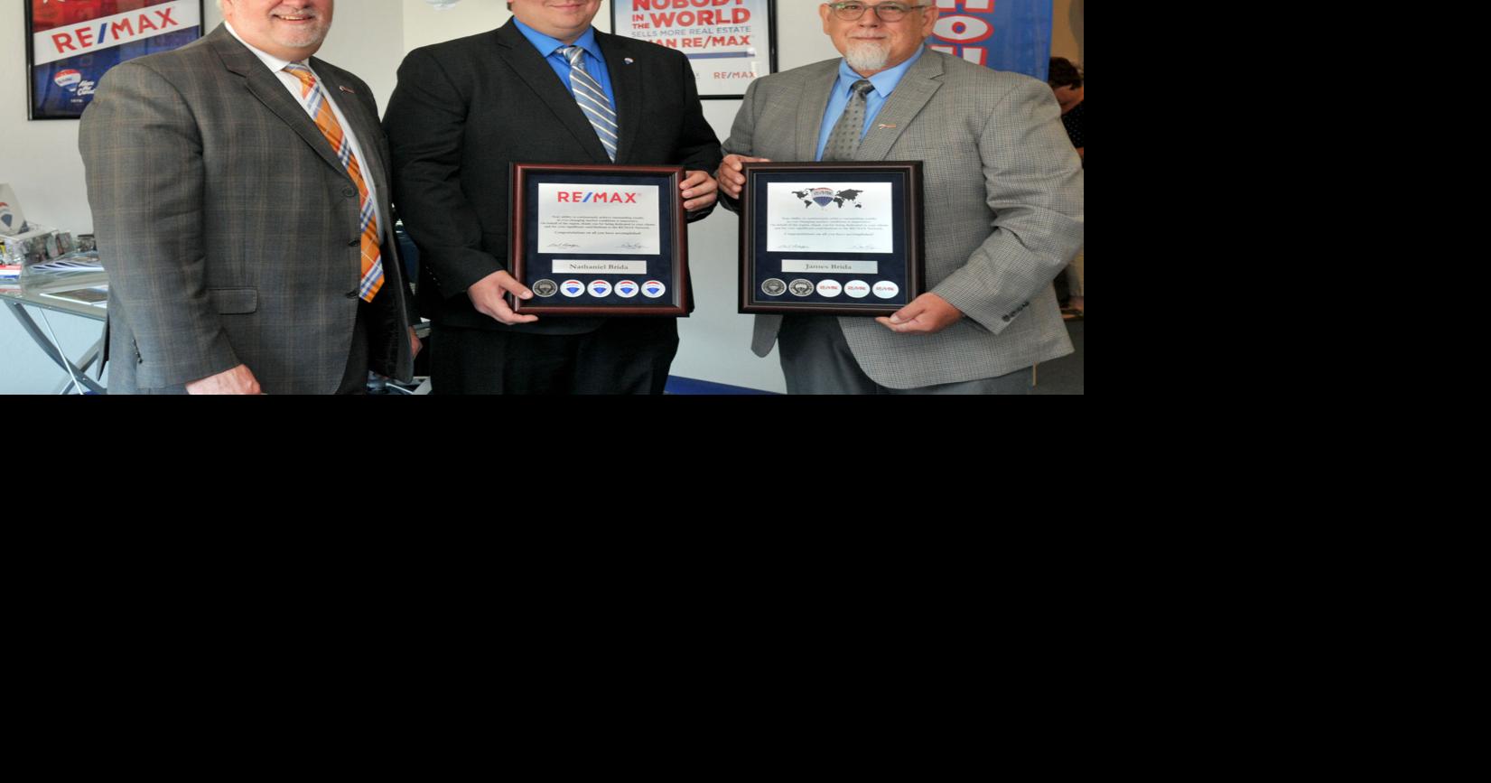 Indiana real estate agents earn corporate awards | Local News ...