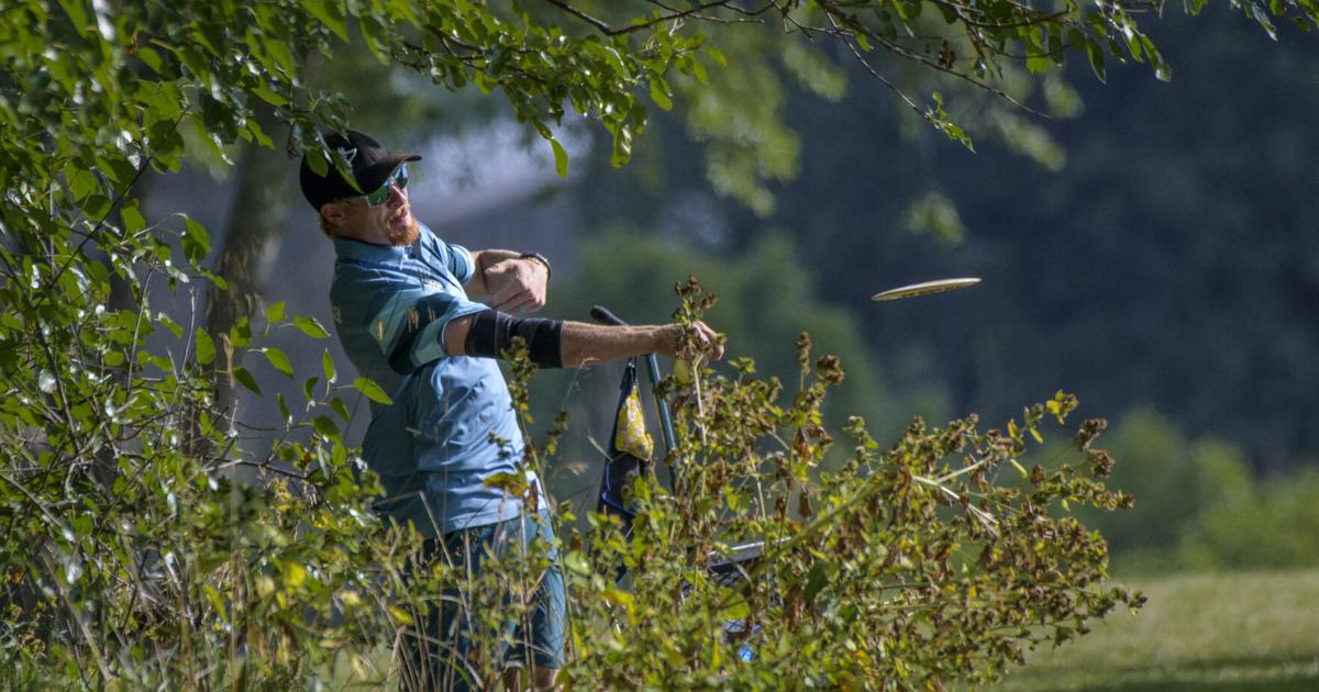 Disc golf competition brings crowd | Multimedia | indianola-ia.com