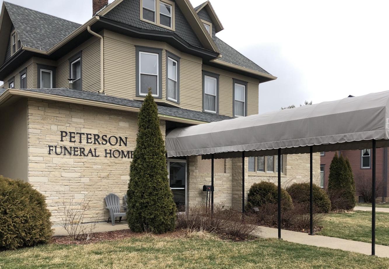 Peterson Funeral Home, Indianola