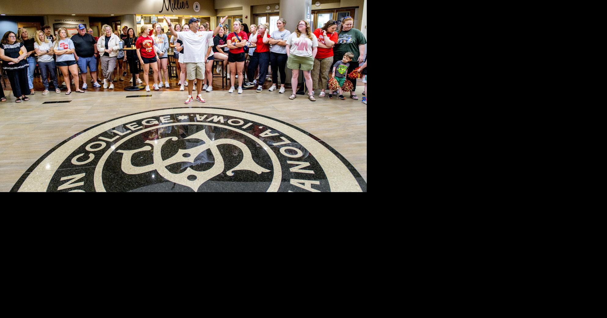 Simpson welcomes its softball team home