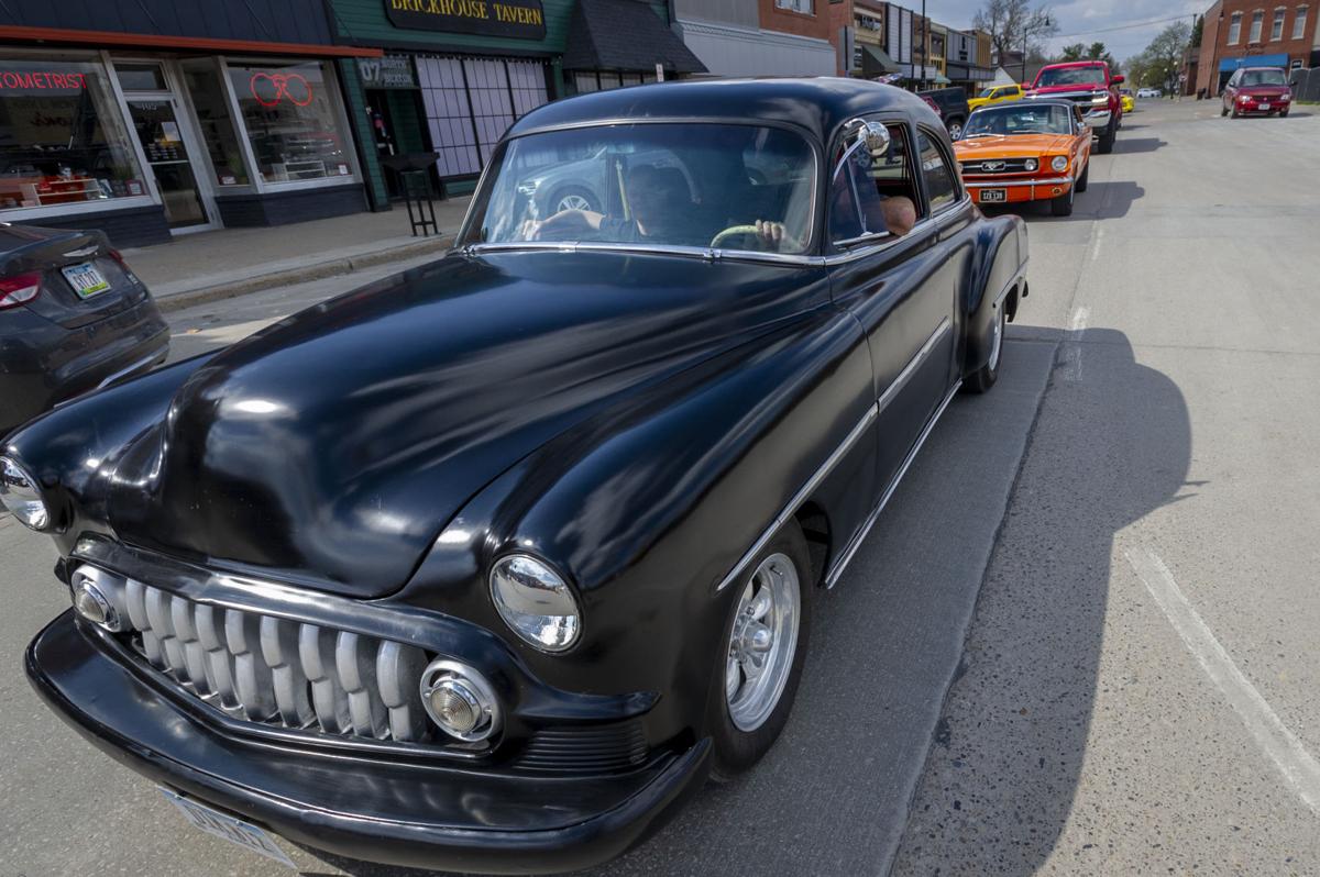 Indianola Classic Car and Truck Show parades through Indianola