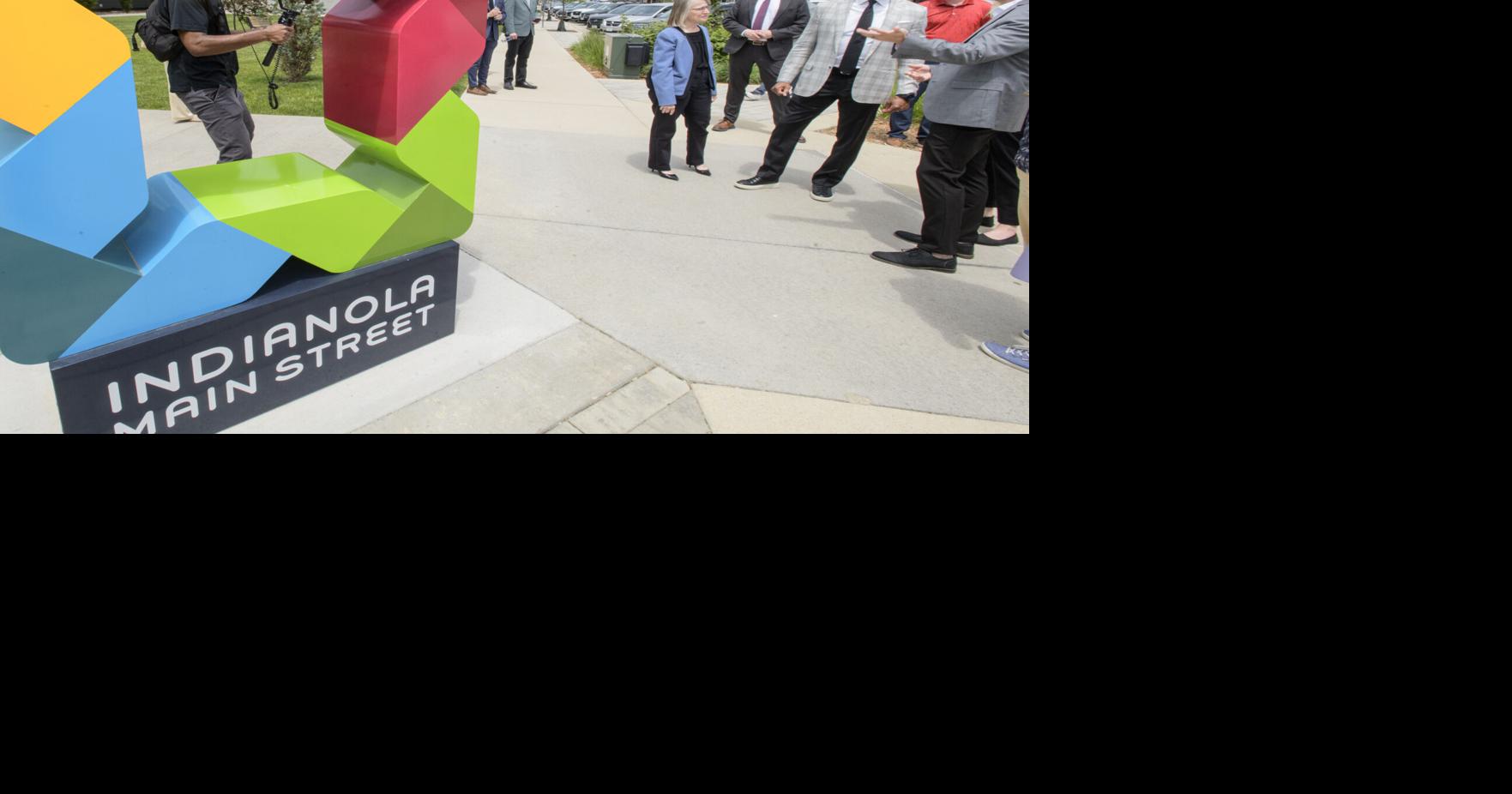U.S. Secretary of Housing explores Indianola's Main Street