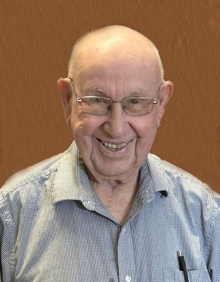 Darl Reynolds, Indianola Obituaries