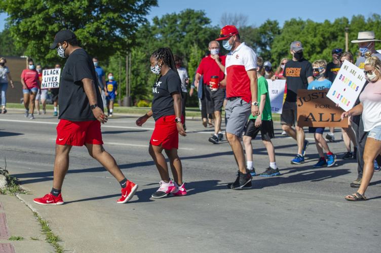 Loves come to Indianola for a job and start a conversation News