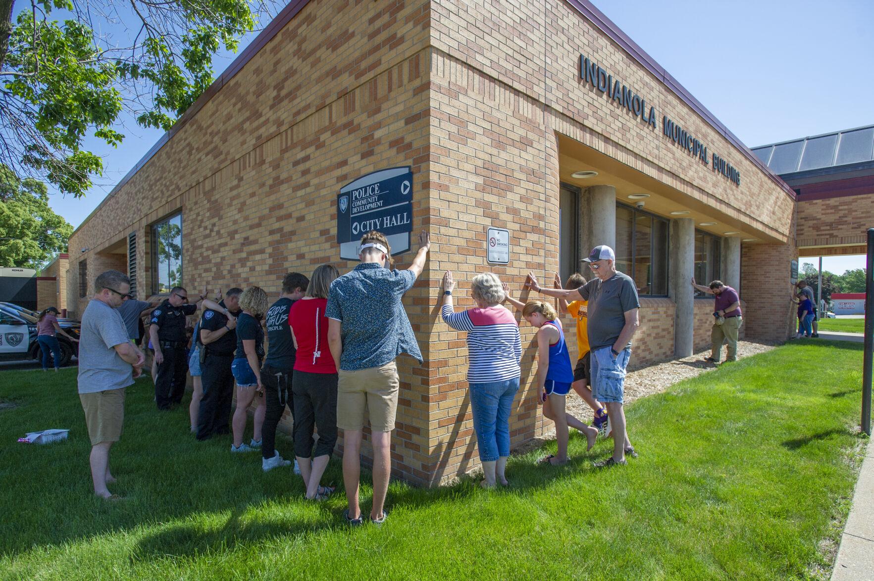 While some protest, a group of Indianola students offer prayer | News