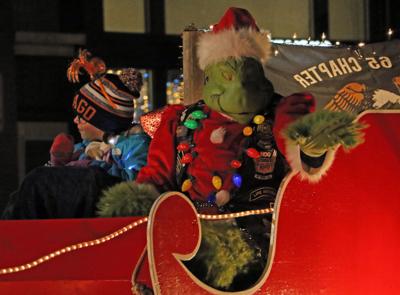 Indianola turns on the holiday lights